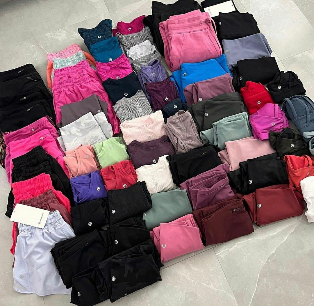 Lululemon clothes pallets. - Image 4