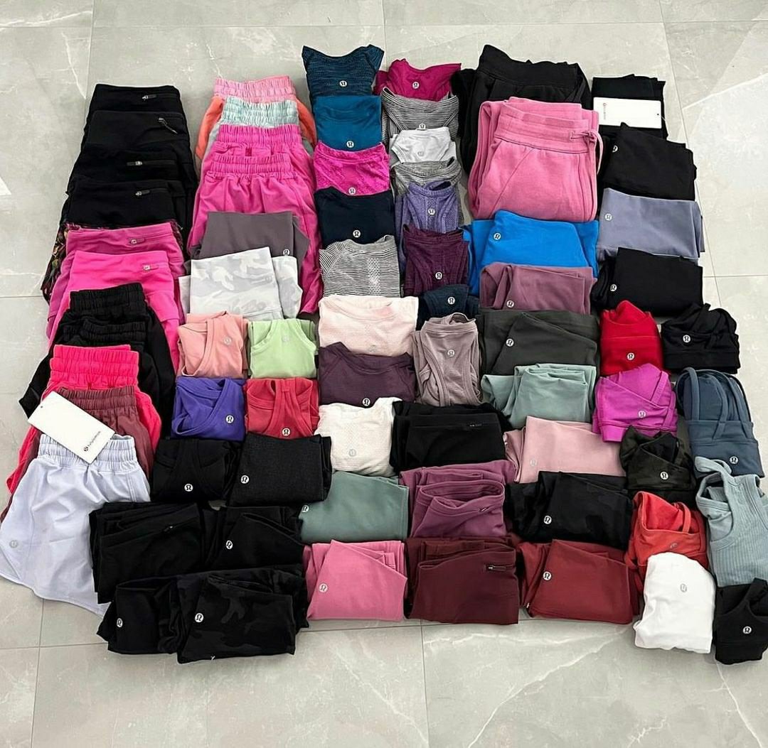 Lululemon clothes pallets. - Image 3