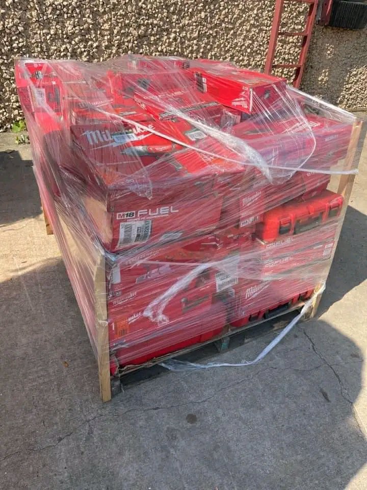 MILWAUKEE TOOLS pallets